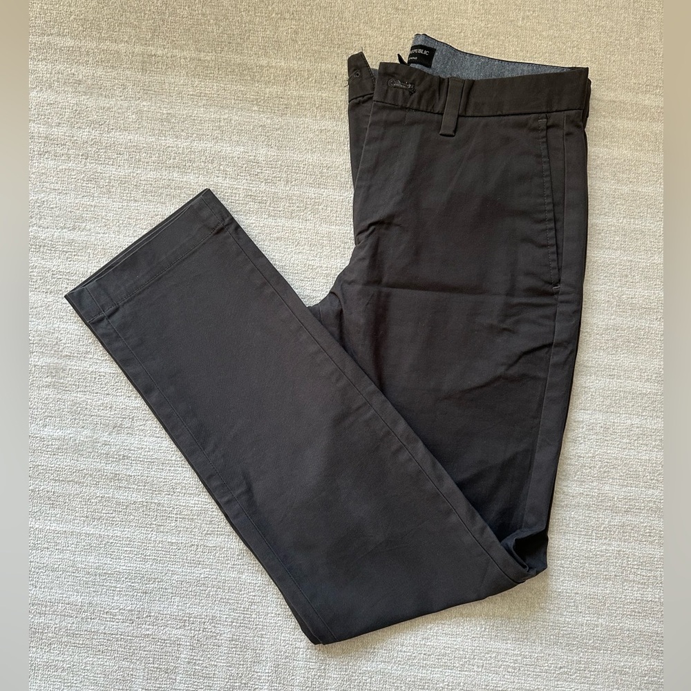 BR Men’s Navy Chinos